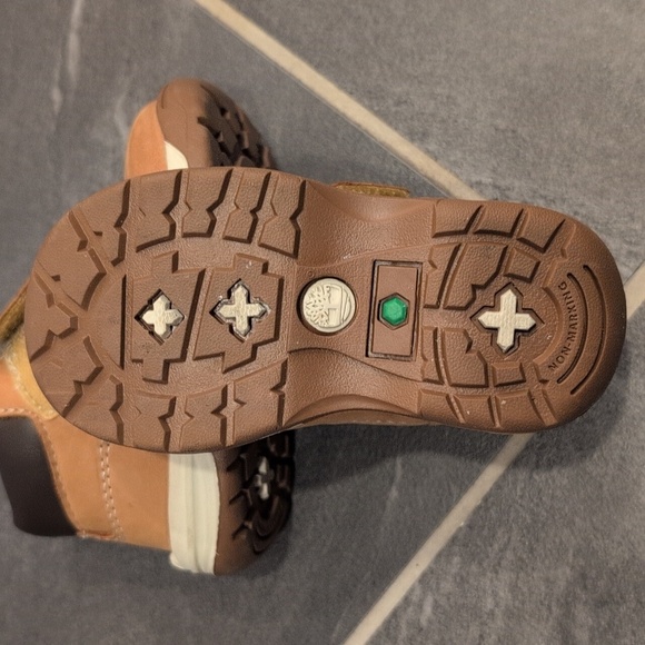 Timberland Size 4 Toddler Brown Strap Boots (Nearly new) - Picture 9 of 9